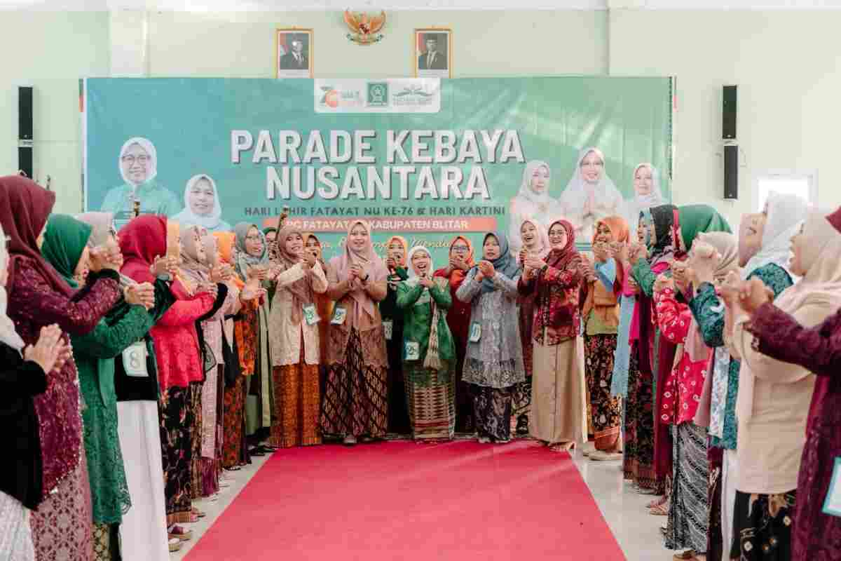 Pesona Kebaya Menggema : Parade Kebaya Nusantara Semarakkan Harlah ke-76 Fatayat NU Kabupaten Blitar