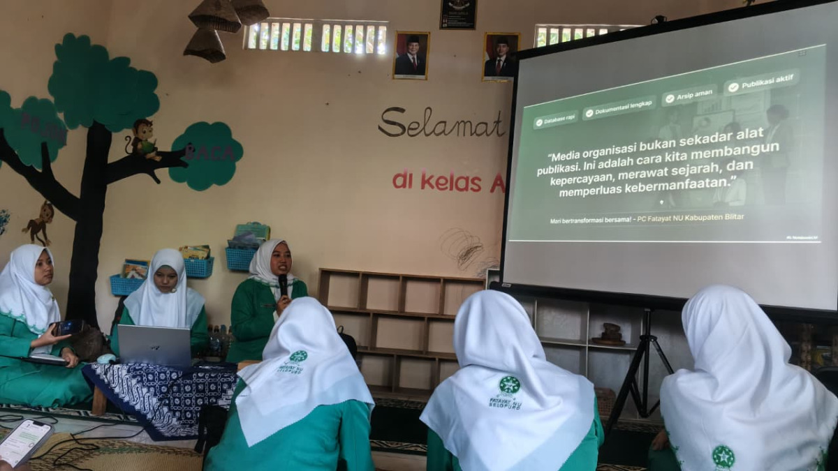 PAC FATAYAT NU SELOPURO: Turba PC Fatayat NU Kabupaten Blitar, Bidang Litbang Kenalkan Pemanfaatan AI untuk Dukung Kinerja Organisasi