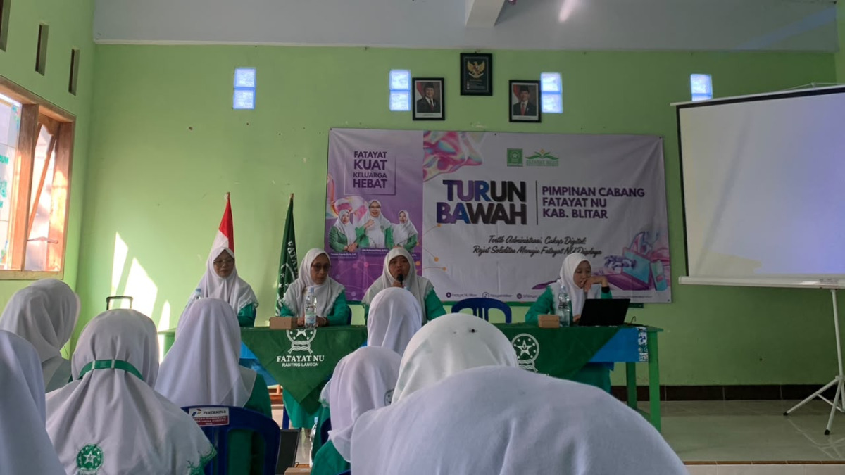 PAC FAYATAT NU UDANAWU : Perkuat Sinergi Organisasi, PC Fatayat NU Blitar Gelar Turba (Turun Bawah) dan Pelatihan Administrasi-Media